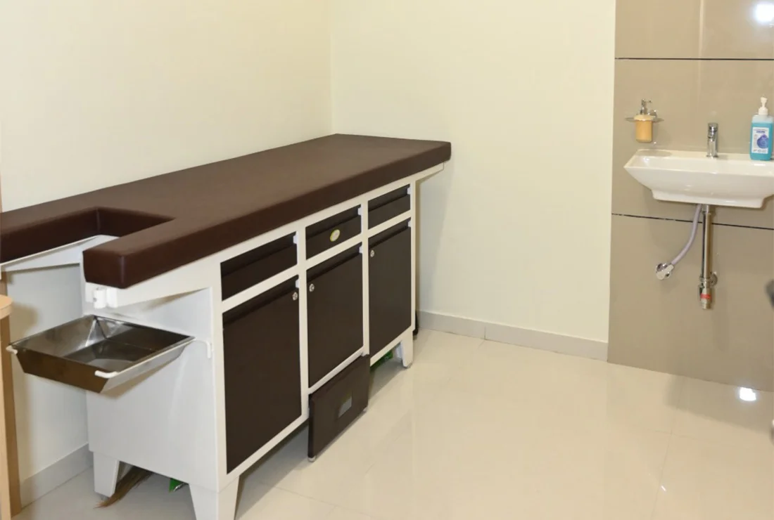 Advanced oncology clinic equipment Surat